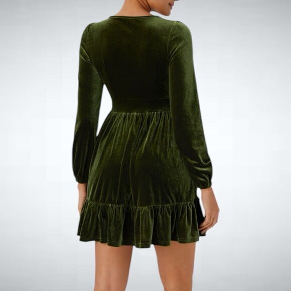 Size M Halara Everyday Deep V Neck Long Sleeve Ruffled Hem Velvet Mini Chill Par - Picture 2 of 7